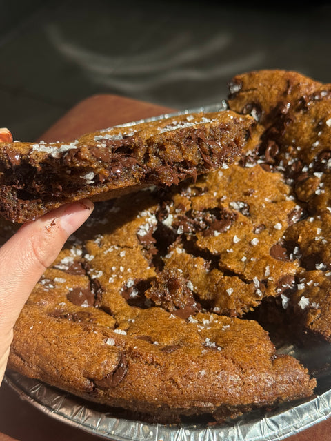 Giant Chocolate Chip Cookie